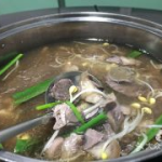 兴义网红狗肉馆,争议中的美食传奇
